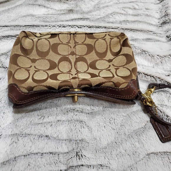 COACH JACQUARD AND BROWN LEATHER WRISLET - Picture 2 of 7